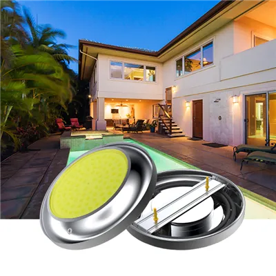 Muraj Lumoj de Naĝejo